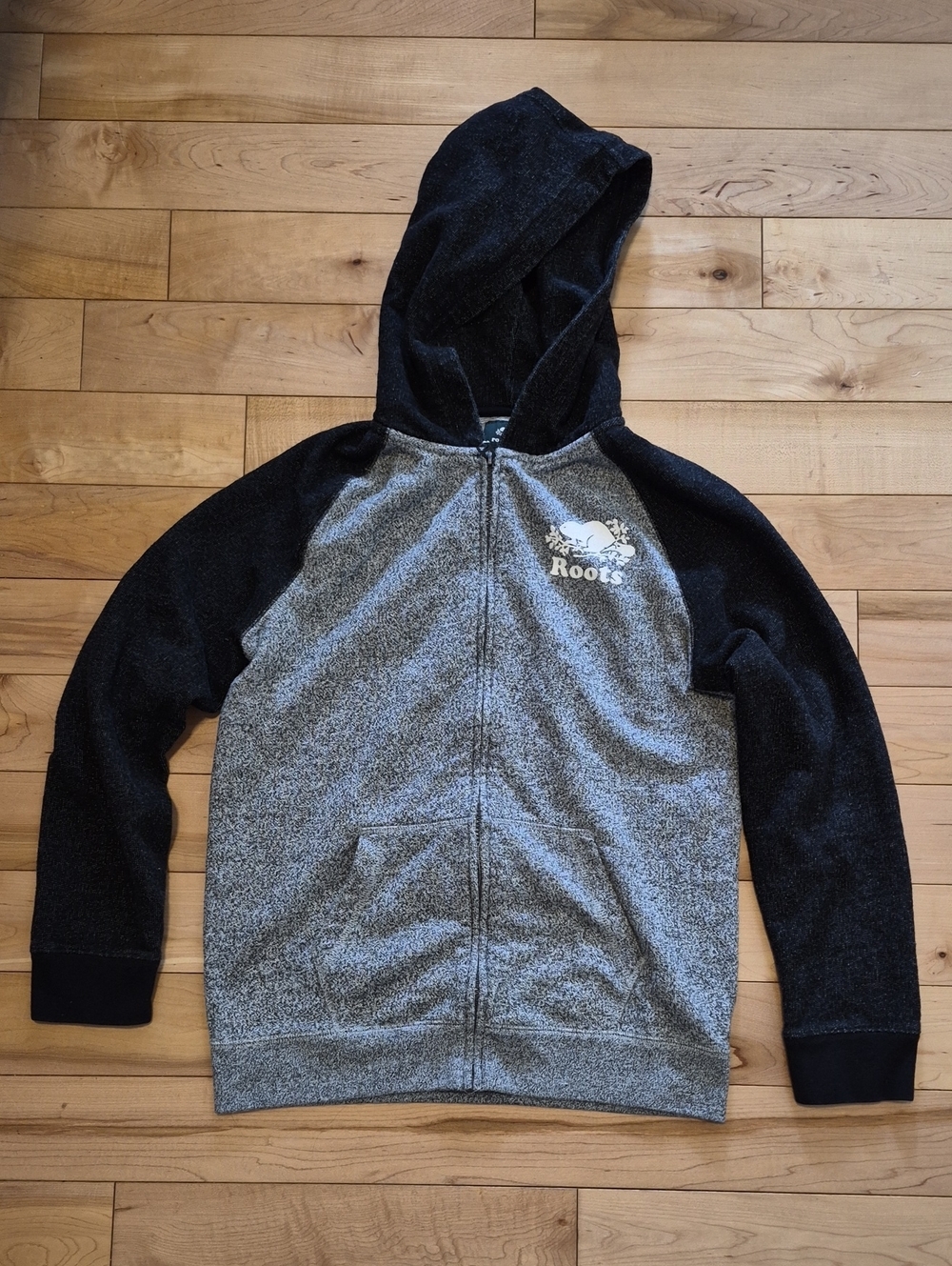 Kids Size 13/14 Roots Two-Tone Grey & Black Zip Hoodie